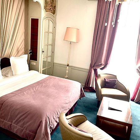 Hotel Victor Hugo Pontorson Dış mekan fotoğraf