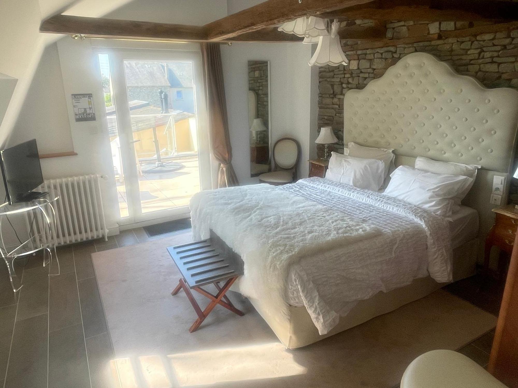 Hotel Victor Hugo Pontorson Dış mekan fotoğraf