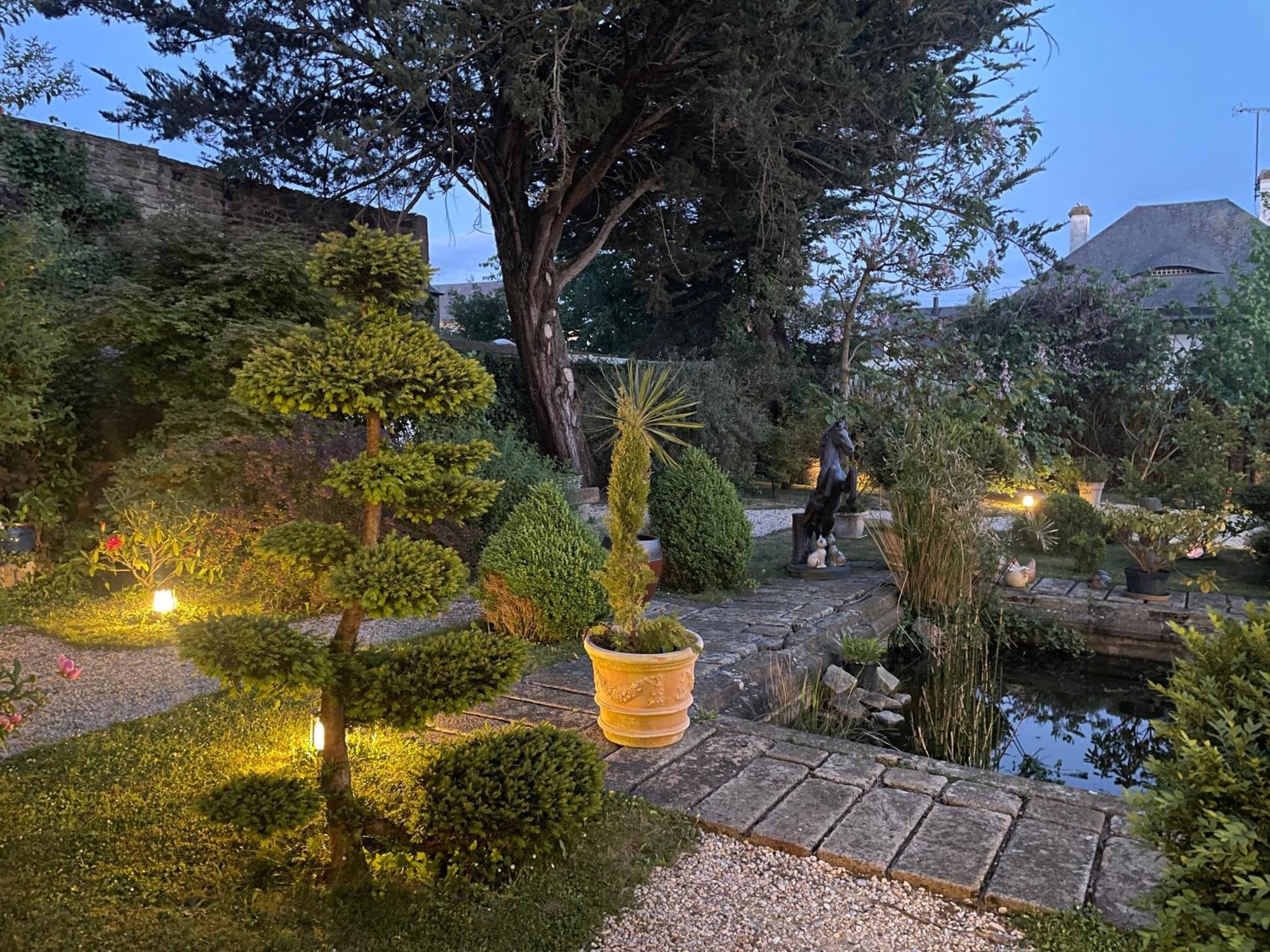 Hotel Victor Hugo Pontorson Dış mekan fotoğraf