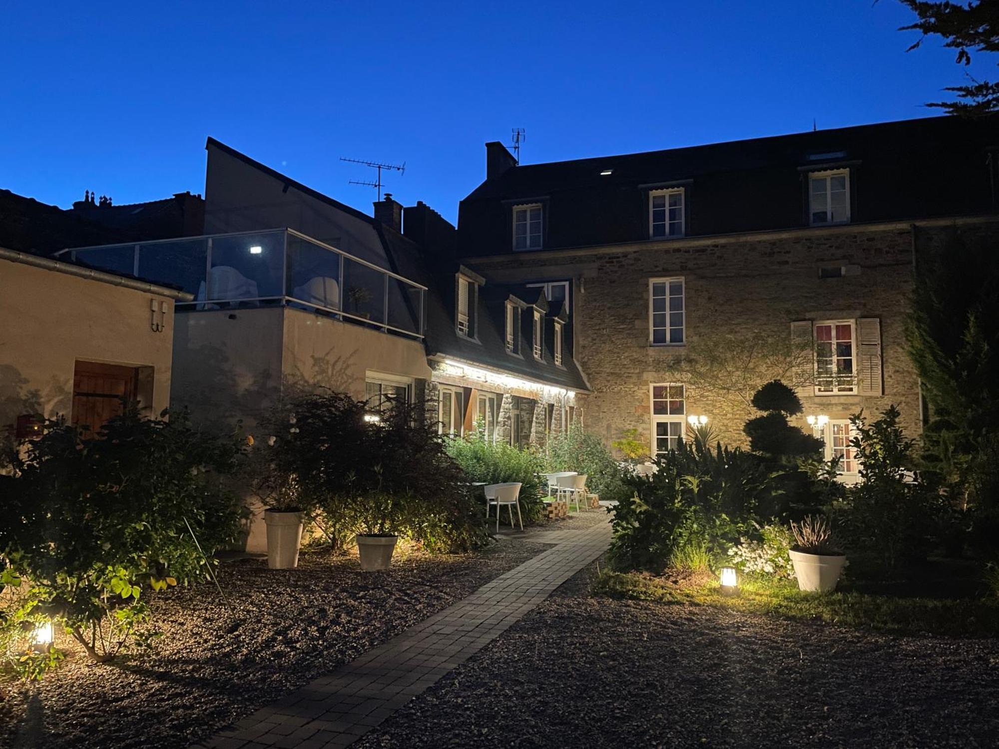 Hotel Victor Hugo Pontorson Dış mekan fotoğraf