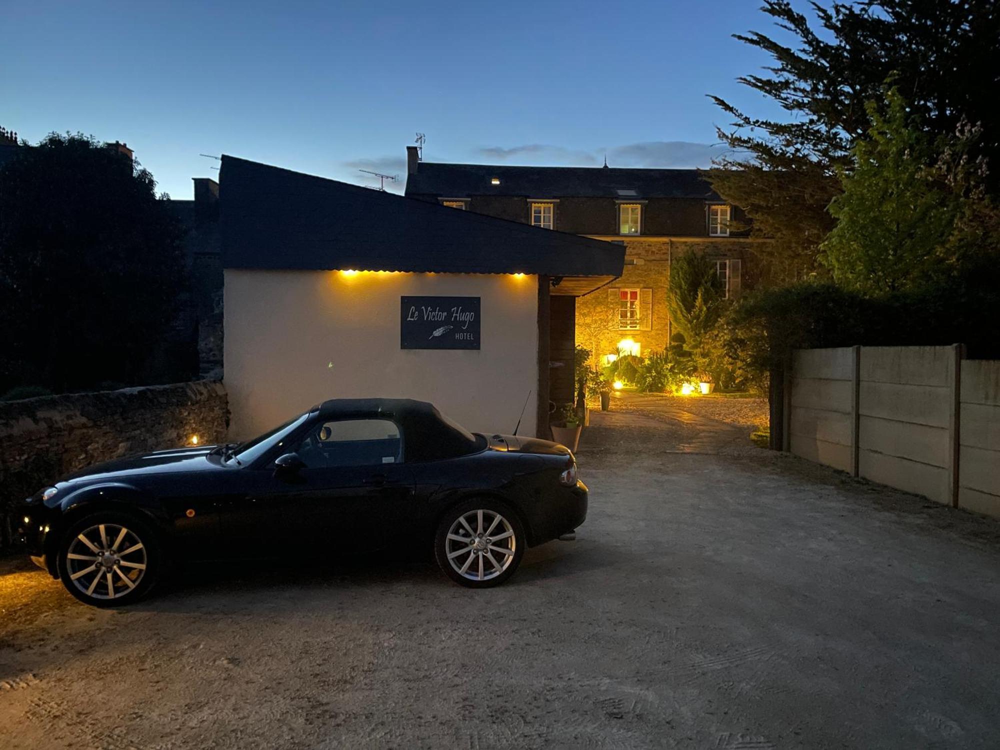 Hotel Victor Hugo Pontorson Dış mekan fotoğraf