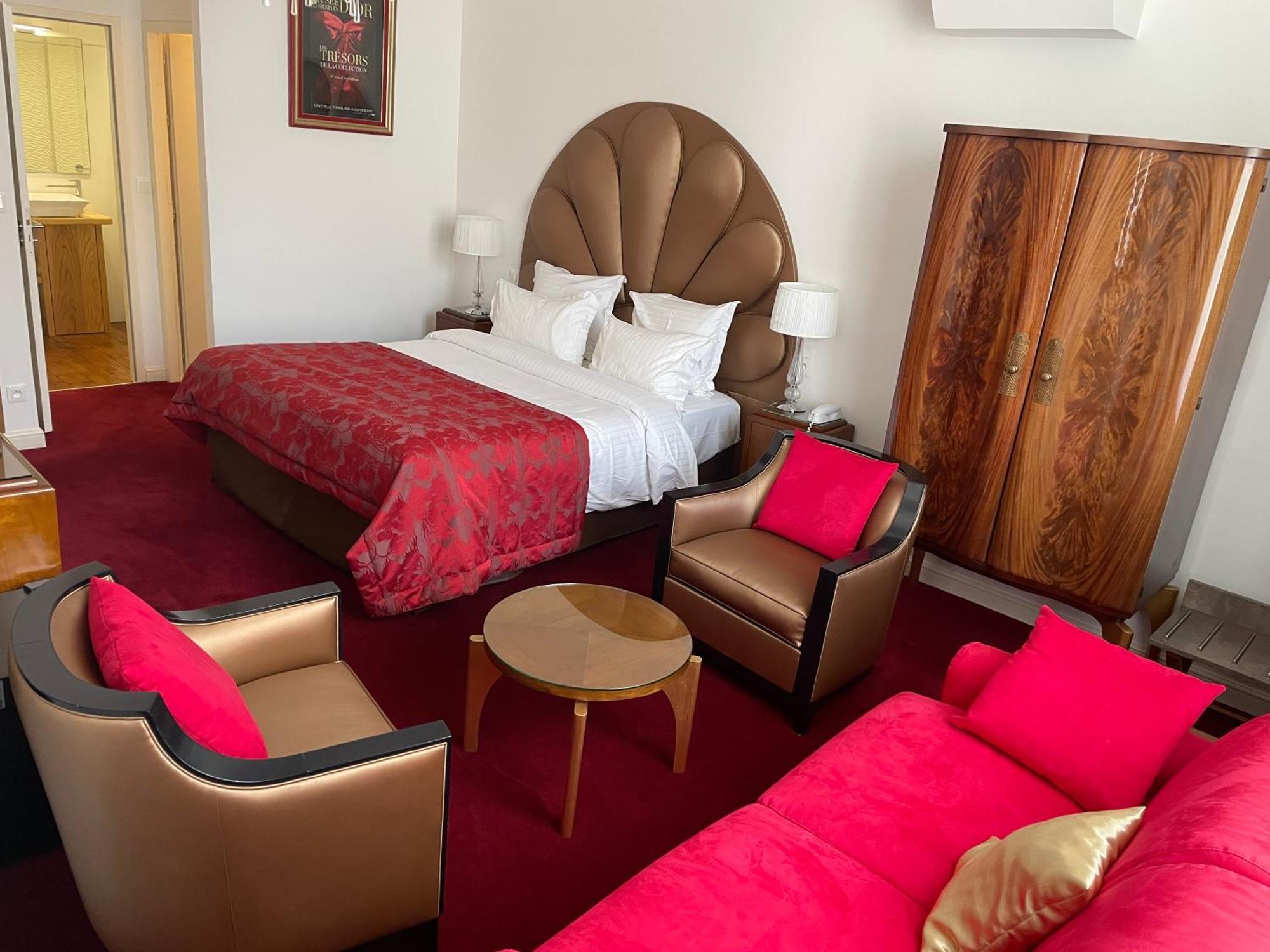 Hotel Victor Hugo Pontorson Dış mekan fotoğraf