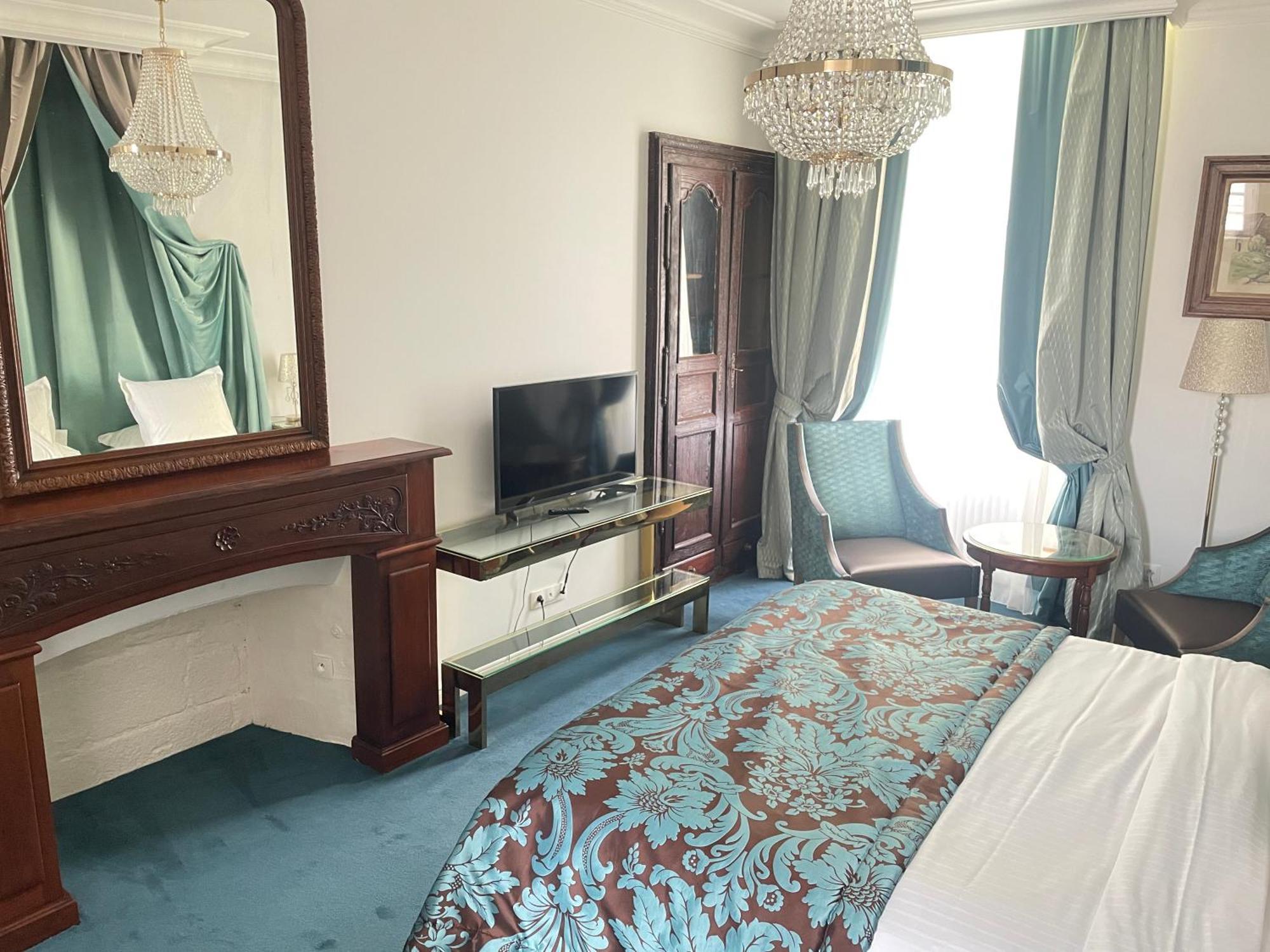 Hotel Victor Hugo Pontorson Dış mekan fotoğraf
