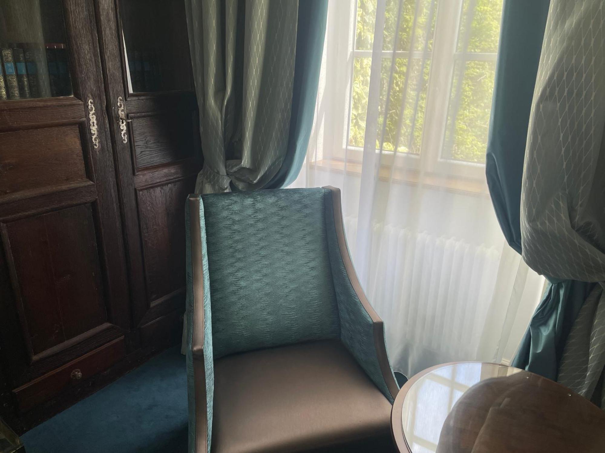 Hotel Victor Hugo Pontorson Dış mekan fotoğraf