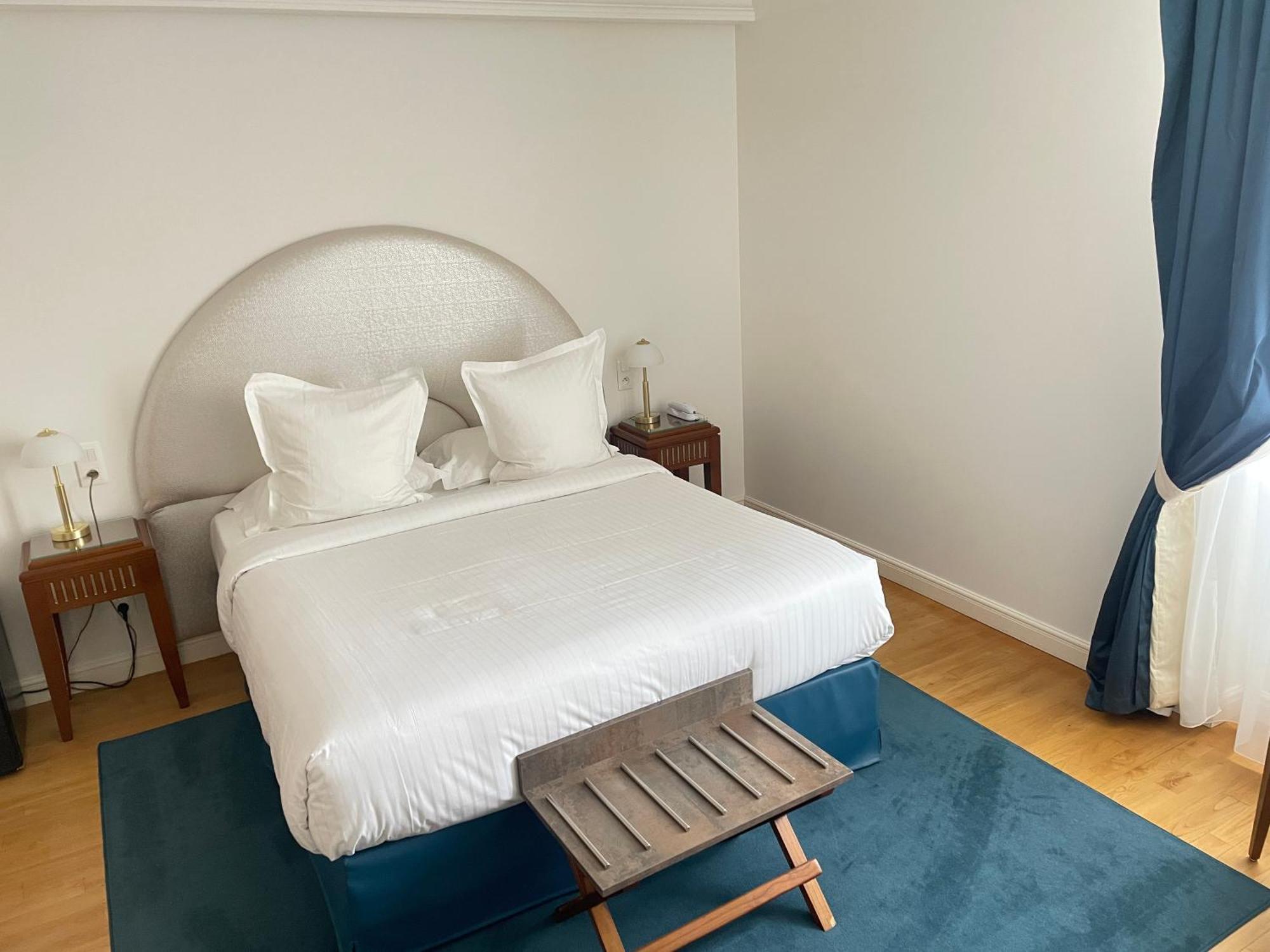 Hotel Victor Hugo Pontorson Dış mekan fotoğraf
