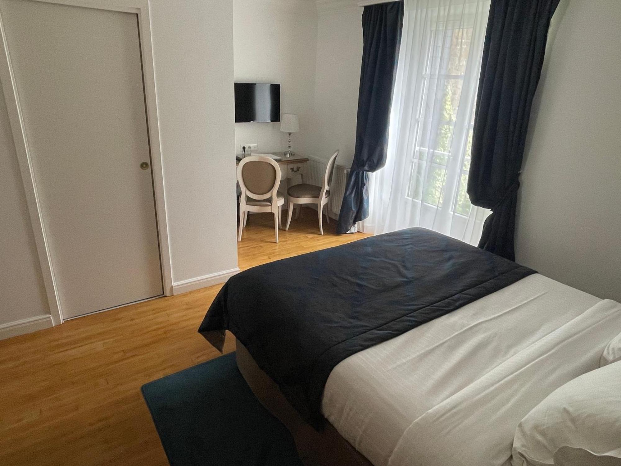 Hotel Victor Hugo Pontorson Dış mekan fotoğraf