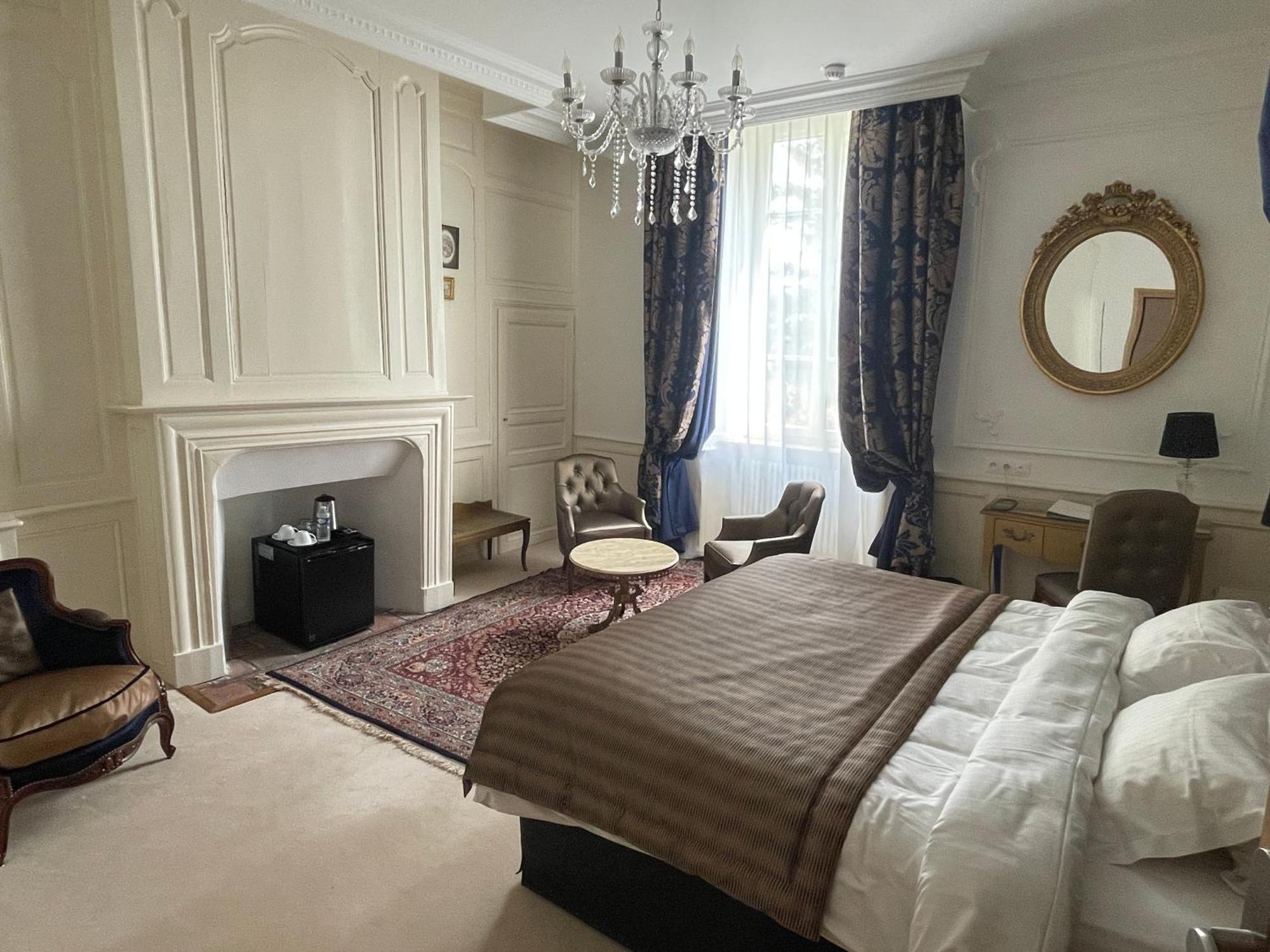 Hotel Victor Hugo Pontorson Dış mekan fotoğraf